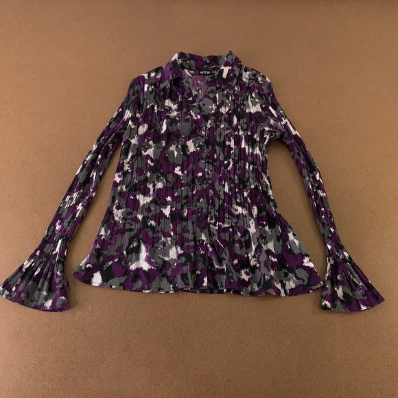 Apt 9 Tops - Apt 9 Women's Petite XL Black Plim Print Long Bell Sleeve Button Front Blouse